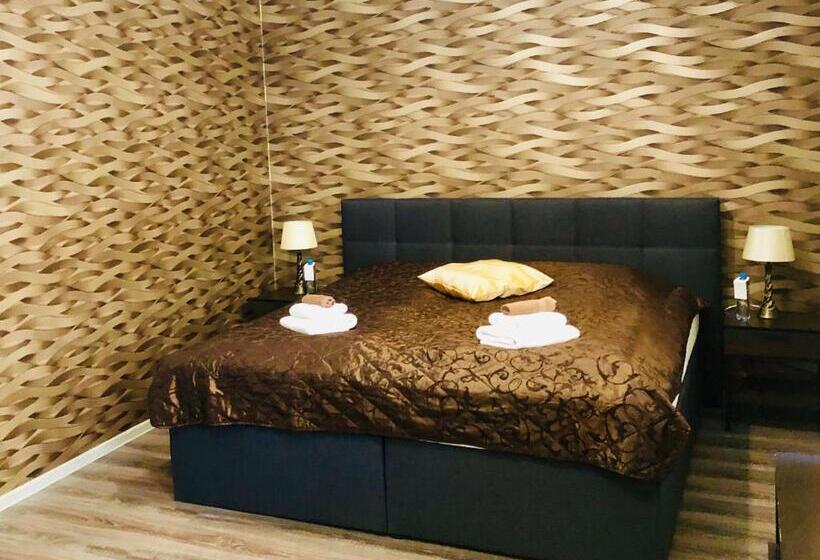 带大床的标准间, Dům U Pikové Desítky