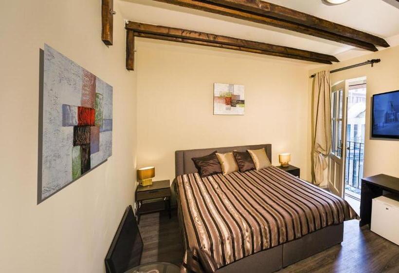 带大床的标准间, Dům U Pikové Desítky