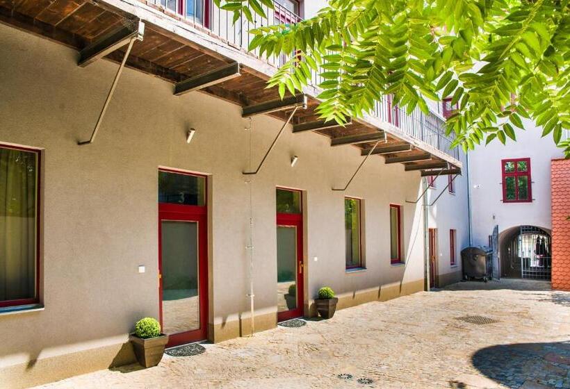 带大床的标准间, Dům U Pikové Desítky