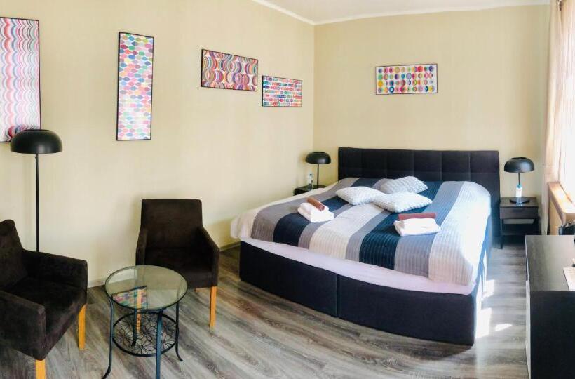 带大床的标准间, Dům U Pikové Desítky