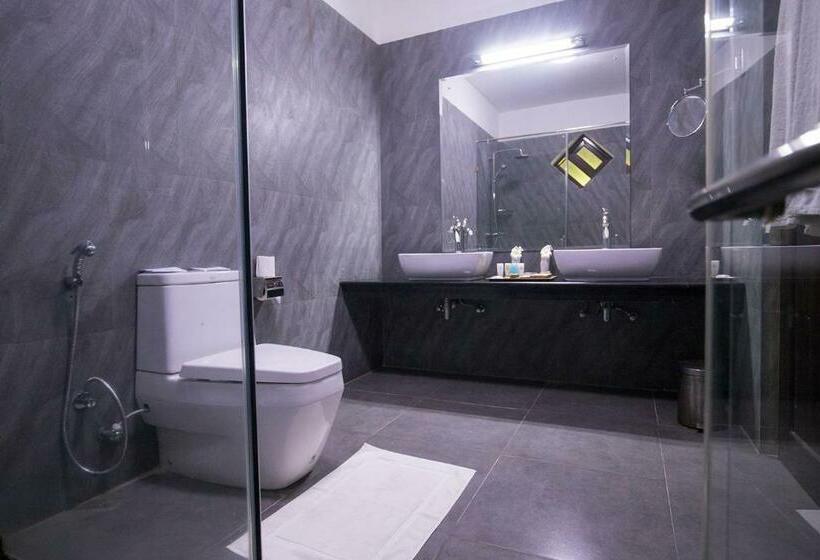 غرفة قياسية ثلاثية, Grand Tamarind Lake