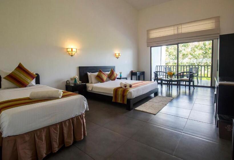 غرفة قياسية ثلاثية, Grand Tamarind Lake