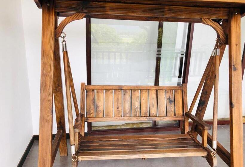 جناح مطلّ علي حمام السباحة, Grand Tamarind Lake