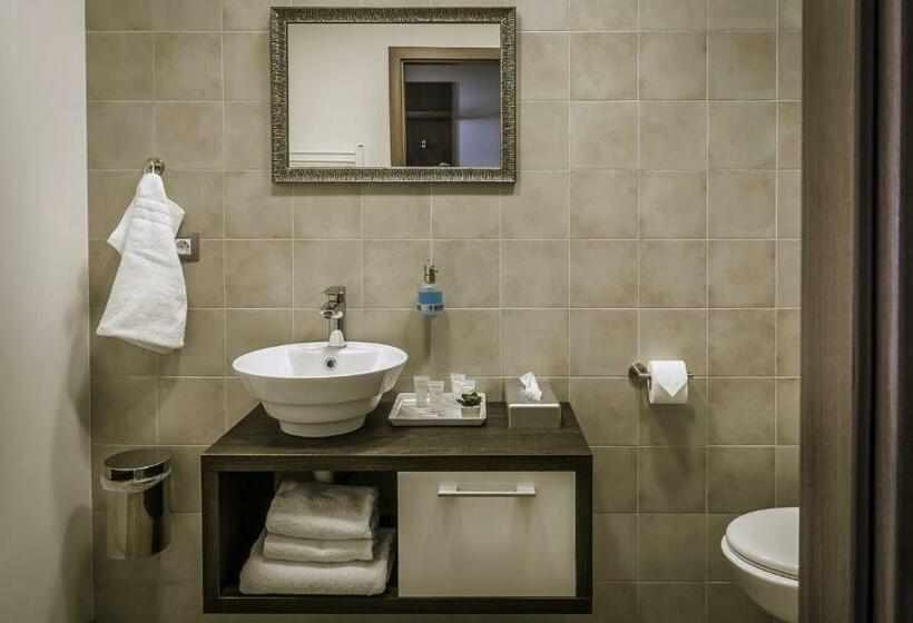 豪华单人间, Grunt