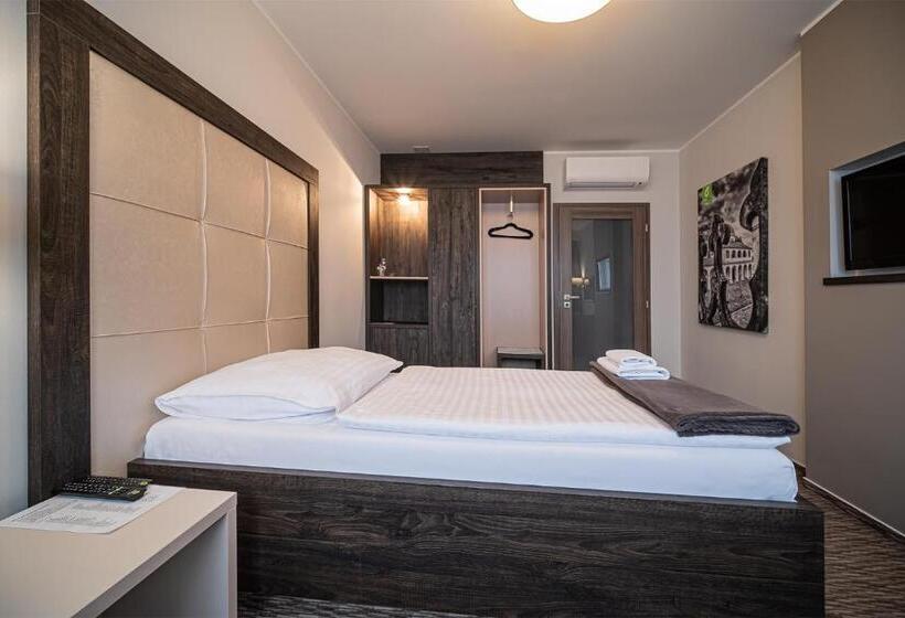 豪华单人间, Grunt