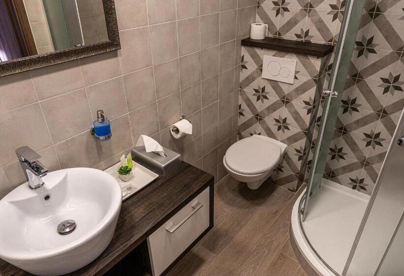 豪华单人间, Grunt