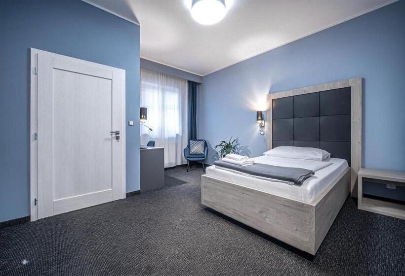 豪华工作室, Grunt