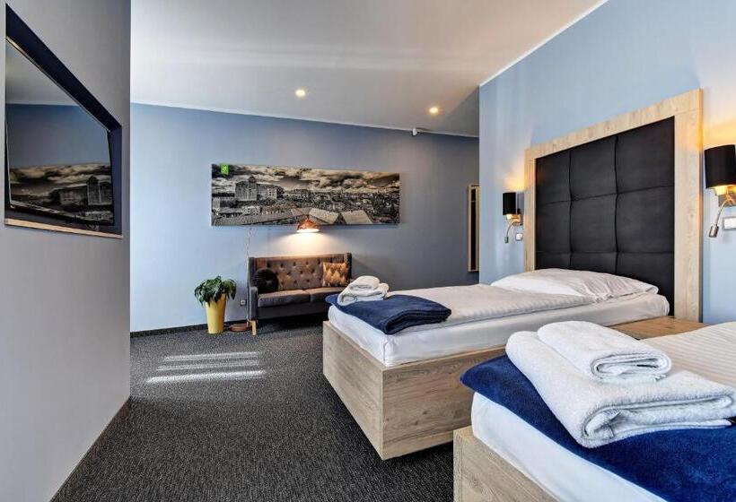 豪华工作室, Grunt