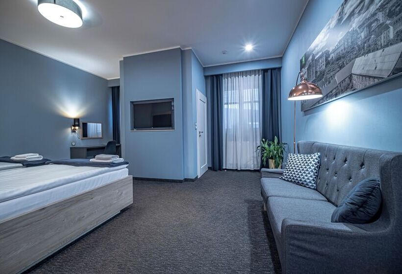 豪华工作室, Grunt