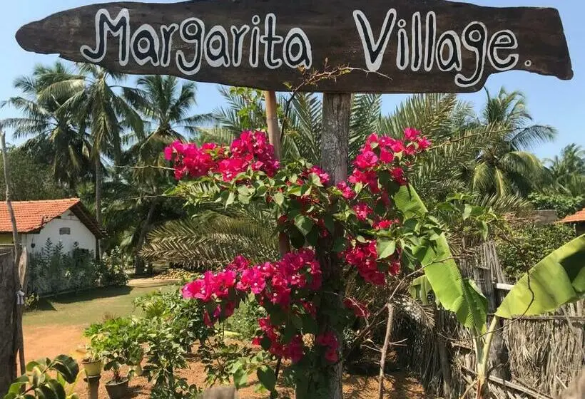 Talo 1 Makuuhuone, Margarita Village Kite School Kalpitiya