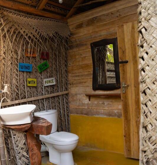 בקתת חדר, Margarita Village Kite School Kalpitiya