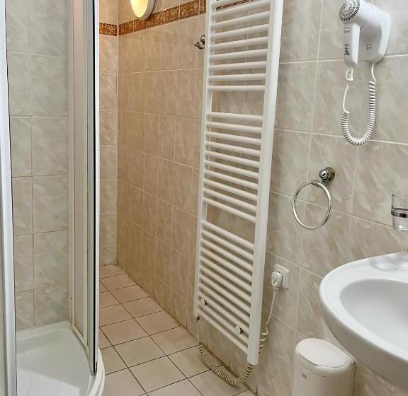 四人标准间, Na Pláži