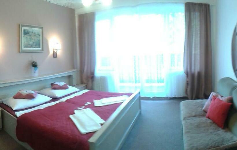 ガーデンビュースイート, Pavla Vysočina