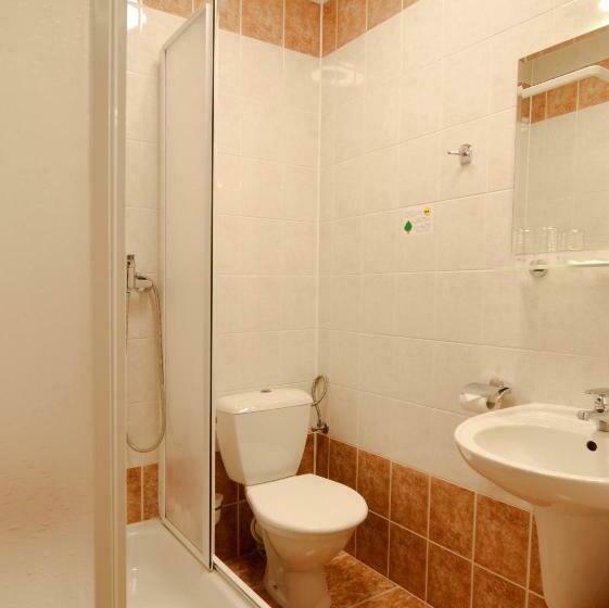 חדר סטנדרט, Uno