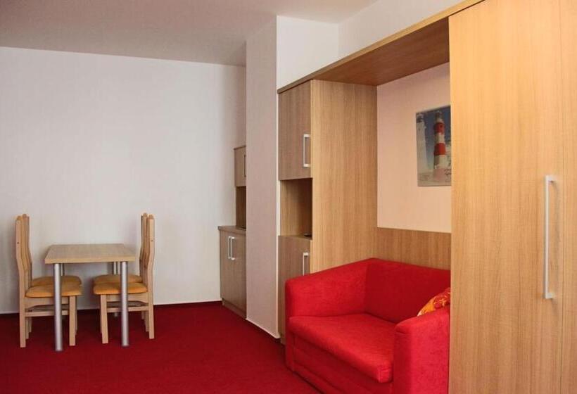 패밀리 스위트, Uno