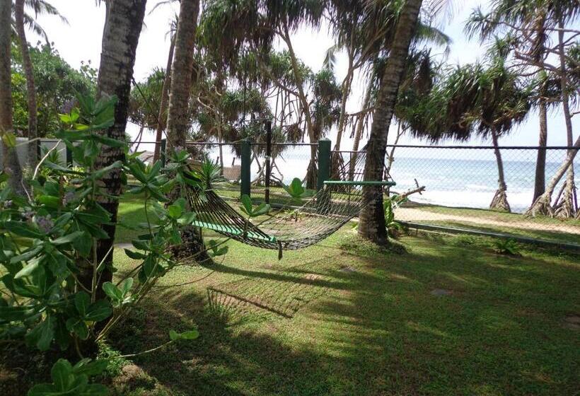 Классический Номер Вид на Сад, Villa Tissa Beach Resort