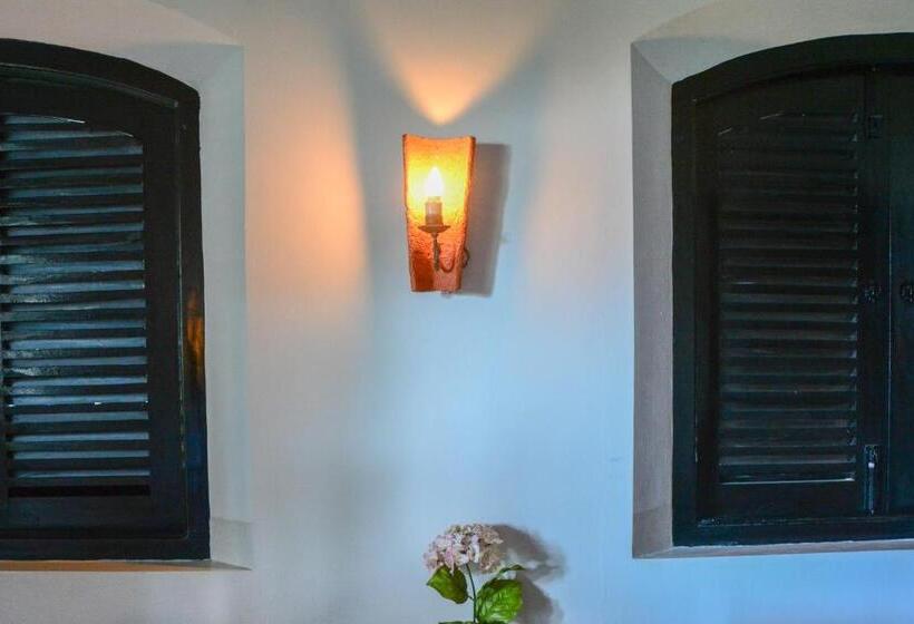 غرفة كلاسيكية مطلّة علي البحر, Villa Tissa Beach Resort