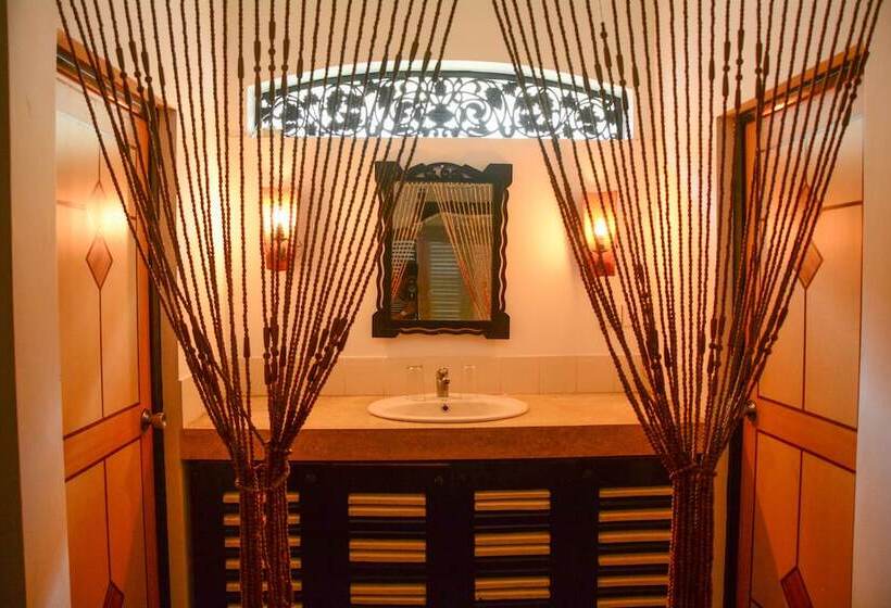 غرفة كلاسيكية مطلّة علي الحديقة, Villa Tissa Beach Resort