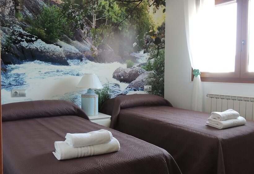 스탠다드 트리픔 룸 공동욕실, Zendoira   Hostel