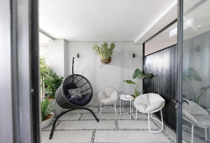 اتاق استاندارد با تراس, Lloyd S Inn Kuala Lumpur