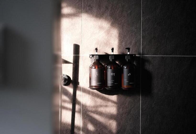 اتاق استاندارد با تراس, Lloyd S Inn Kuala Lumpur