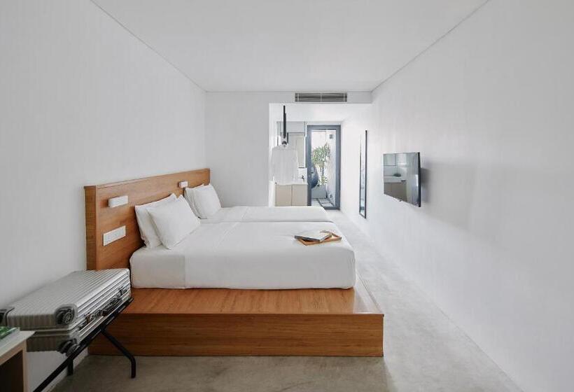 Superior Room with Terrace, Lloyd S Inn Kuala Lumpur