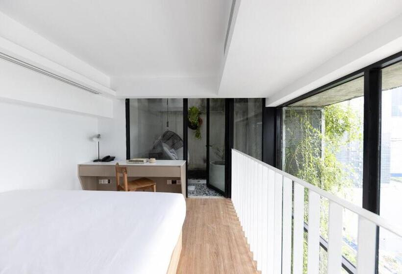 اتاق لوکس با چشمانداز شهر, Lloyd S Inn Kuala Lumpur