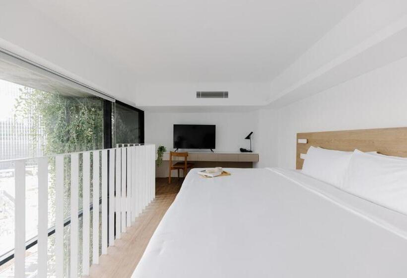 اتاق لوکس, Lloyd S Inn Kuala Lumpur