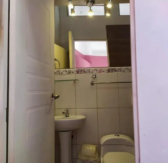 Camera Standard, Yllari S Inn