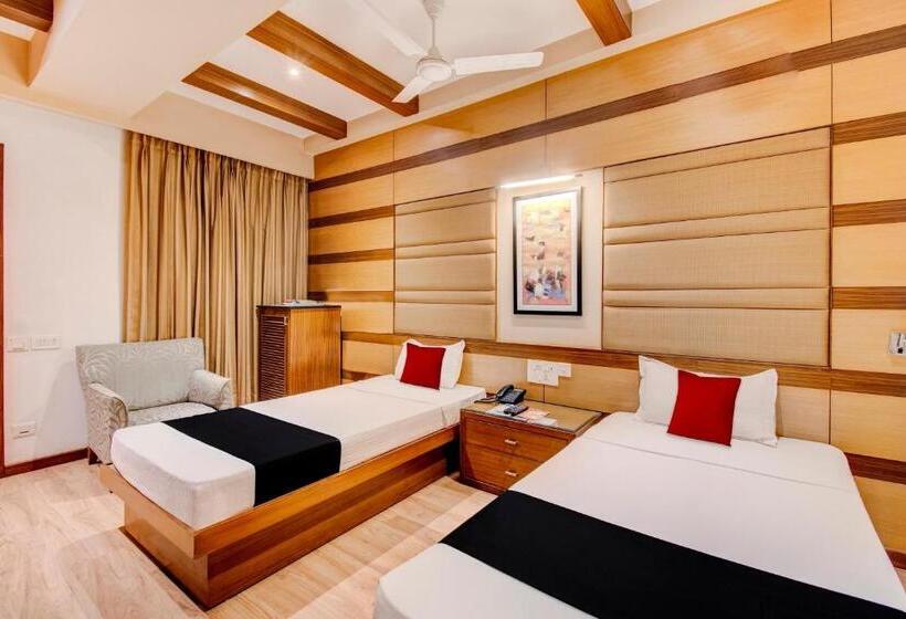 غرفة ديلوكس, Capital O Broadway