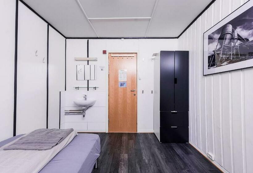 اتاق استاندارد یک تخته با سرویس بهداشتی مشترک, Gjestehuset 102