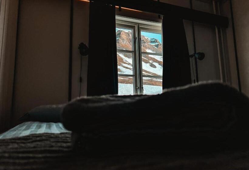 اتاق استاندارد یک تخته با سرویس بهداشتی مشترک, Gjestehuset 102