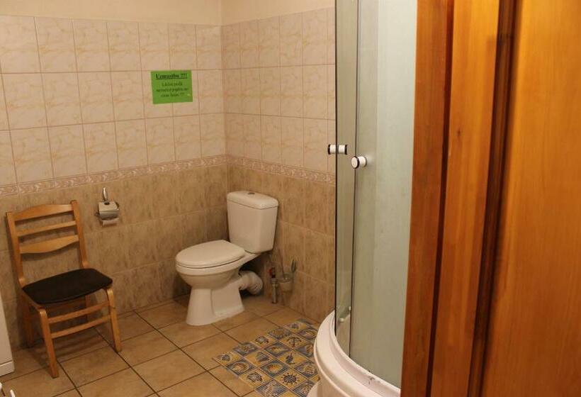 اتاق خانوادگی, Latvijas Sarkanā Krusta Viesnīca