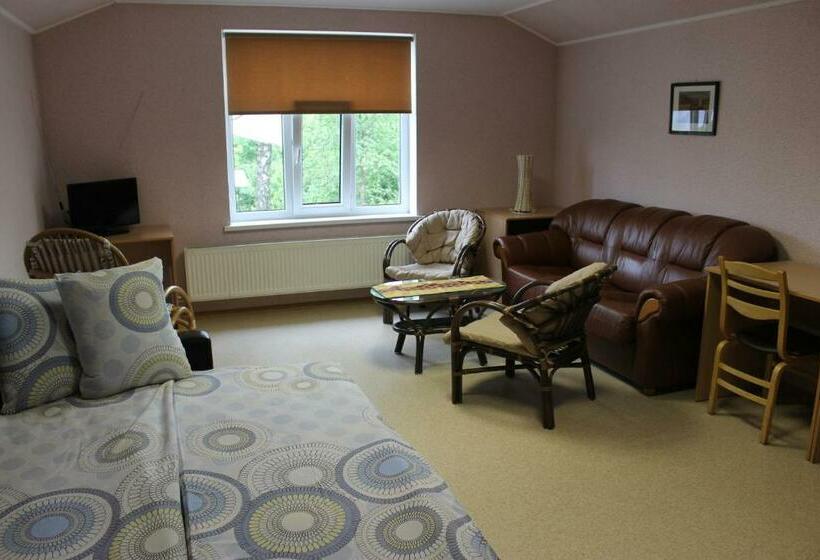 اتاق خانوادگی, Latvijas Sarkanā Krusta Viesnīca