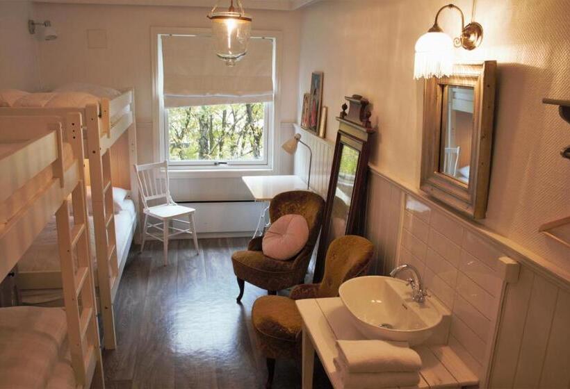 اتاق استاندارد چهارنفره با سرویس بهداشتی مشترک, Tønsberg Vandrerhjem