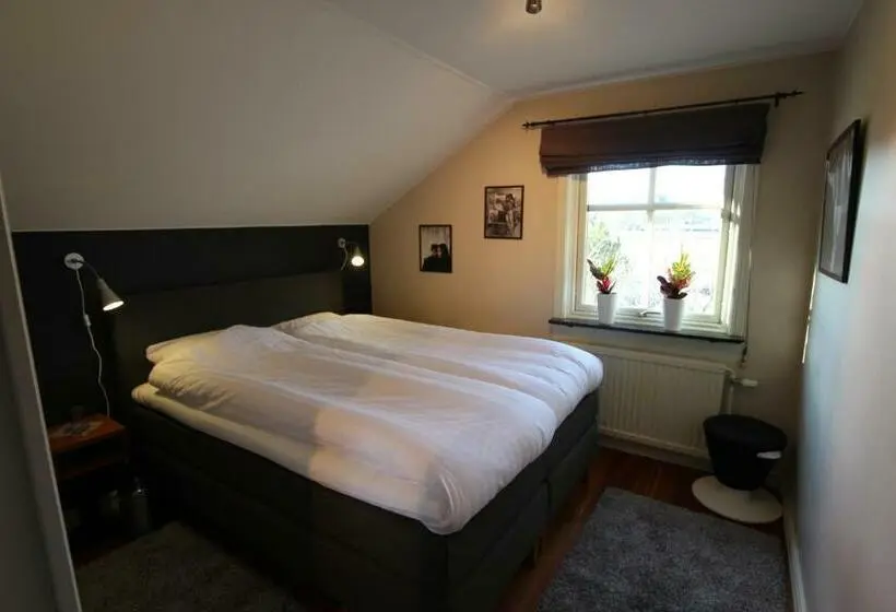 バス共有のスタンダードルーム, At Home Bed & Breakfast