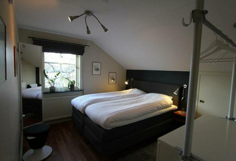 バス共有のスタンダードルーム, At Home Bed & Breakfast