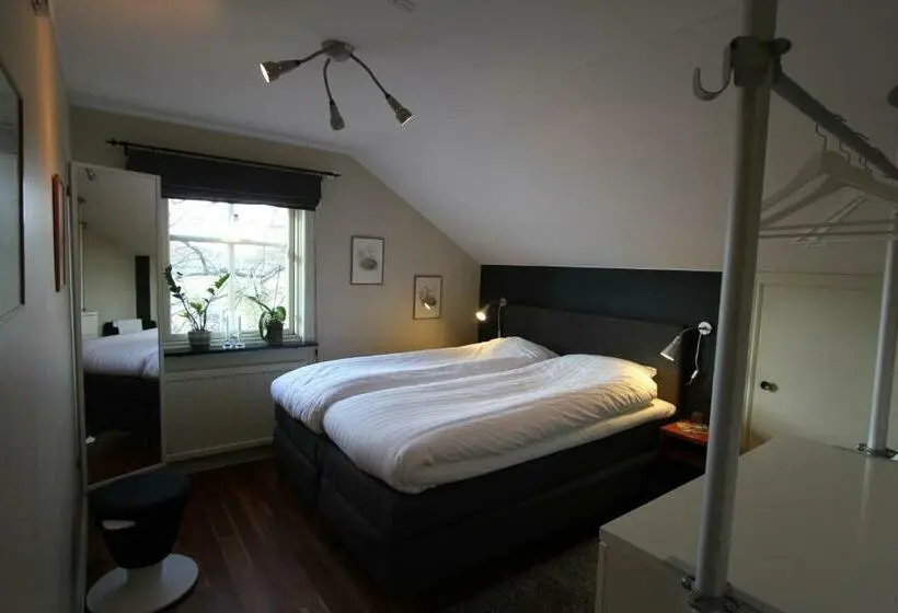 バス共有のスタンダードルーム, At Home Bed & Breakfast