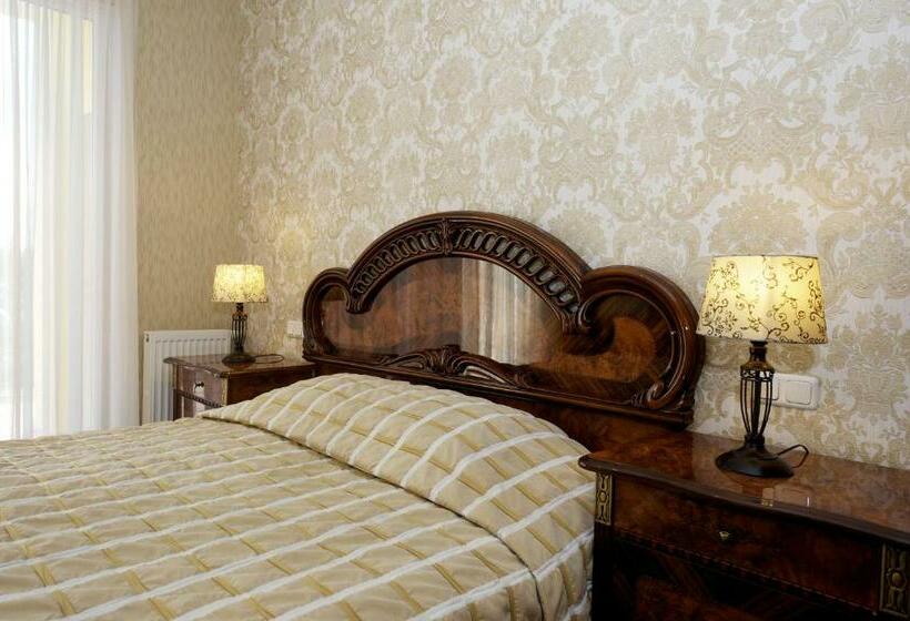 اتاق سوپریور با بالکن, Senoji Palanga