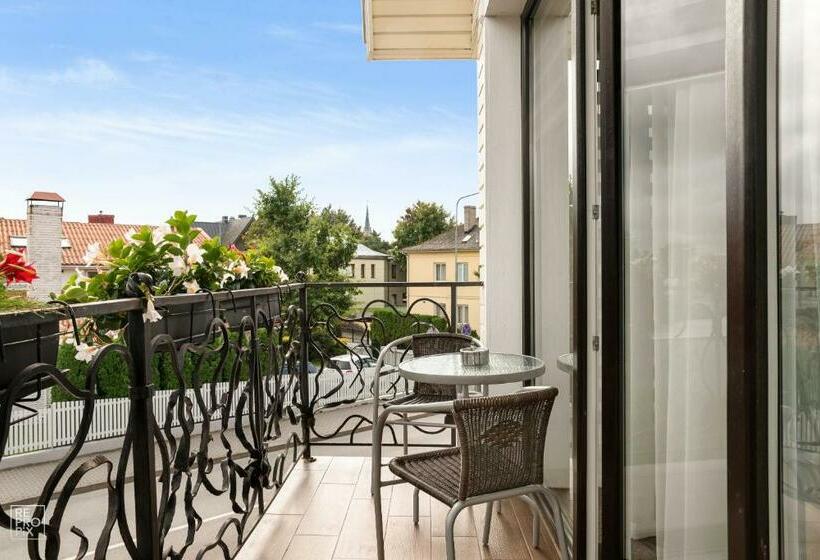 اتاق سوپریور سه تخته, Senoji Palanga