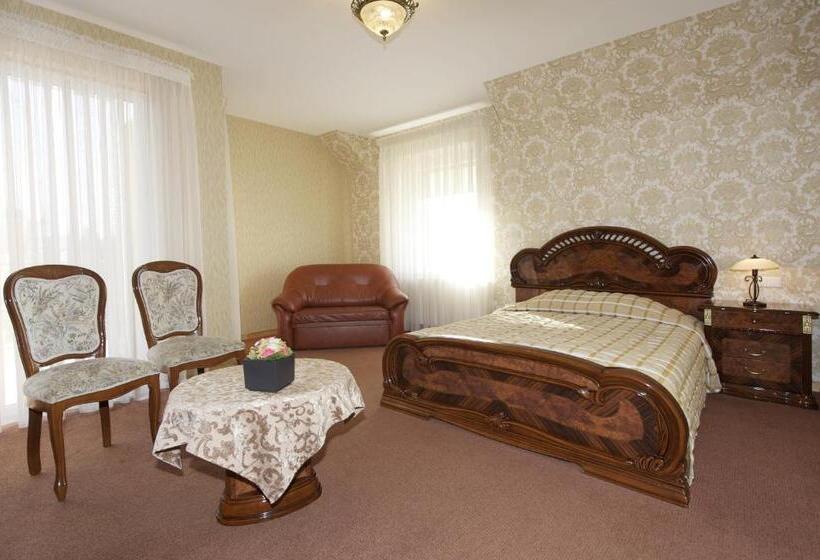 اتاق سوپریور سه تخته, Senoji Palanga