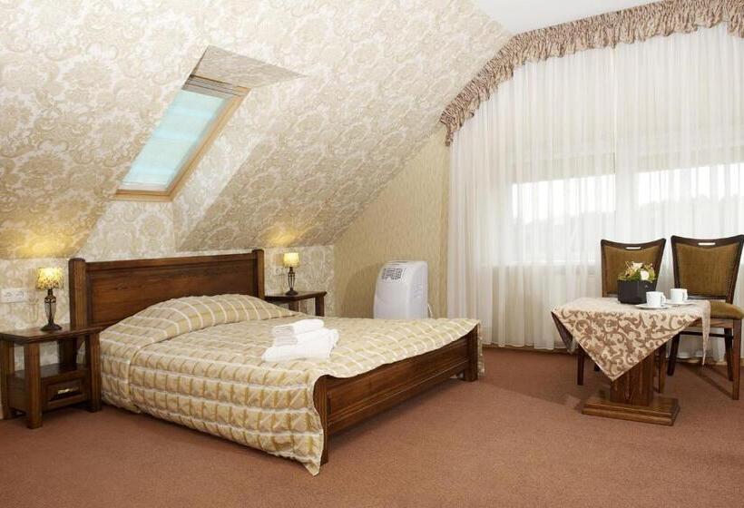 اتاق پنت هاوس, Senoji Palanga