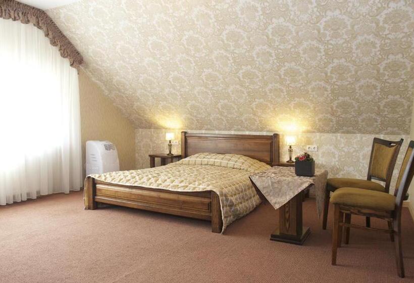 اتاق پنت هاوس, Senoji Palanga