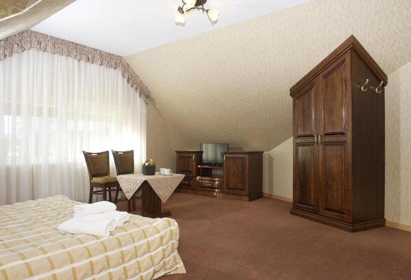 اتاق پنت هاوس, Senoji Palanga