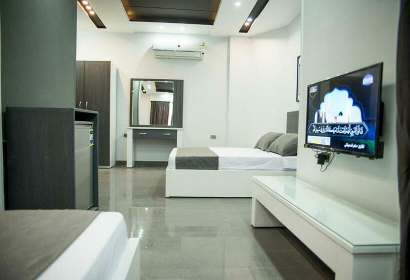 اتاق استاندارد سه نفره, Egyptian Night Hostel