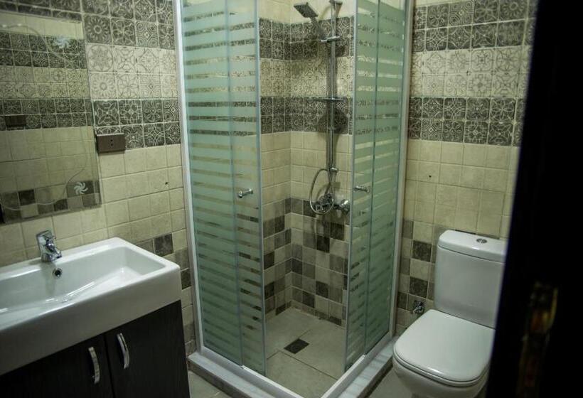 اتاق پریمیوم چهارنفره, Egyptian Night Hostel