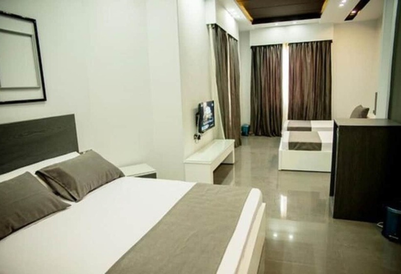 اتاق استاندارد سه نفره, Egyptian Night Hostel