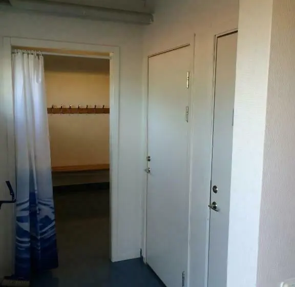 Standard Neljän Hengen Huone Jaettu Kylpyhuone, Eskilstuna Hostel