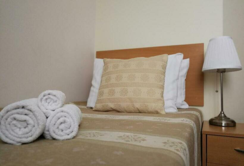 اتاق استاندارد یک نفره, Angelas