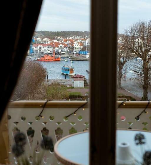 Номер Стандарт с Балконом, Grand Hotel Marstrand